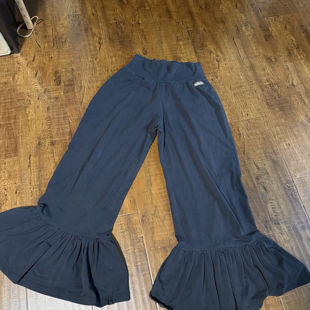 Matilda Jane Women’s Big Ruffle Black Pants Size small